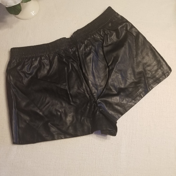 New Topshop Faux Leather Shorts - Black - Picture 4 of 9